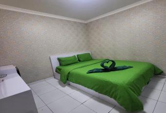 B Nature Aeropolis Inn allows 18 year olds to book a room