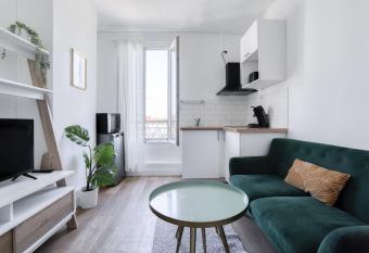 Le Cosy Cocon Paris Stade de France allows 18 year olds to book a room