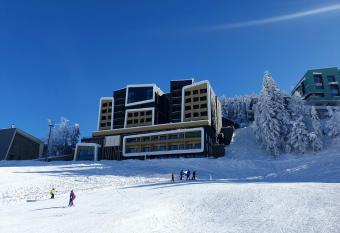NA STAZI-Luxury Mountain- on the ski slope-Free parking,Tuzlaks apartment has Balcony rooms