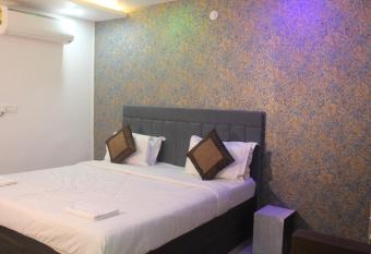 HOTEL DIAMANT INN has Balcony rooms