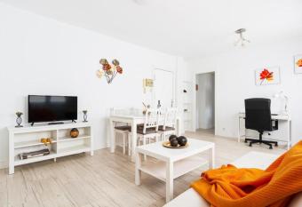 Acogedor apartamento en Tenor Fleta allows 18 year olds to book a room