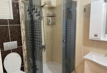 Havuzlu Villa Dublex Dairemiz allows 18 year olds to book a room