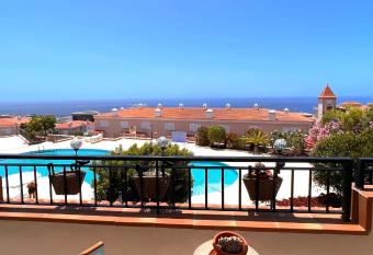 Sunset View Paradise has Balcony rooms