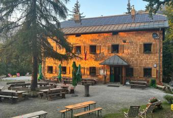 Mountain hut Dom pod Stor  i  em has Balcony rooms