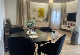 M&M Spalato residence has rooms with a private hot tub