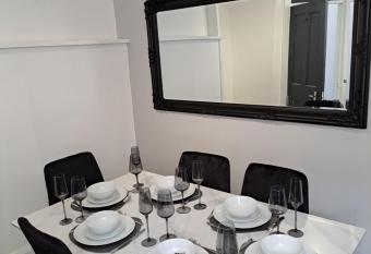 Manse Apartment has Balcony rooms