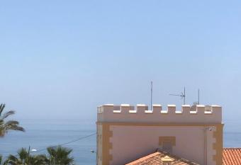 Las SIRENAS has Balcony rooms