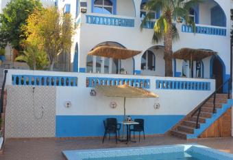 The Sunrise Villa allows 18 year olds to book a room