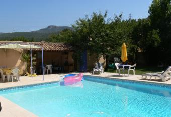 Maison de Campagne Evelyne & Michel allows 18 year olds to book a room