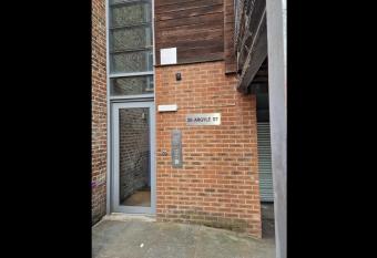 Remarkable 2-Bed Apartment in Central Liverpool has Balcony rooms