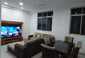 Casa grande, bonita y acogedora en PUCALLPA has Balcony rooms