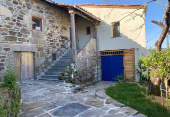 Farm house in Ribeira Sacra has Balcony rooms