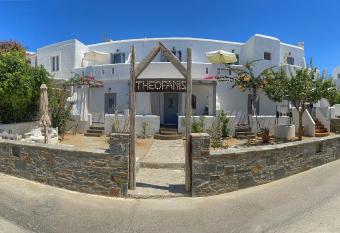 Theofanis Studios has Balcony rooms