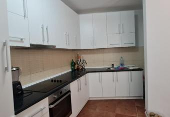 Hillside Seaview Apartment allows 18 year olds to book a room