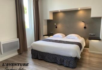 l Aventure allows 18 year olds to book a room