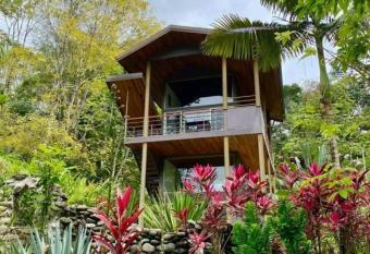 Sloth Premium Riverfront Jungle Villa with Jacuzzi and Pool allows 18 year olds to book a room