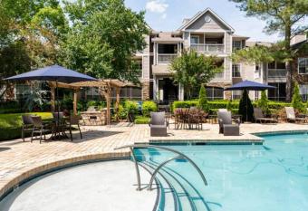 Oasis Retreat 1 bd,1 bath near Southpoint allows 18 year olds to book a room