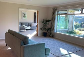 Membury Cottage has Balcony rooms