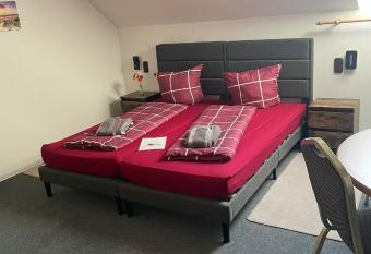 Bistro-zur-Quelle allows 18 year olds to book a room