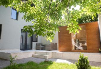 CASA NUCULUI allows 18 year olds to book a room