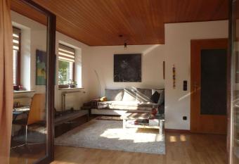 Sunny Bungalow in great area! has Balcony rooms