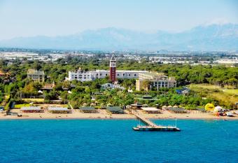 Venezia Palace Deluxe Resort - Ultra All Inclusive allows 18 year olds to book a room