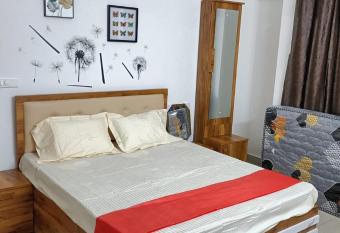 Swara homestay. Blue ridge society hinjawadi. has Balcony rooms