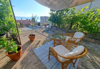 Studio apartment ADRIARI WITH LARGE TERRACE allows 18 year olds to book a room