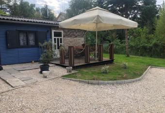 K  kh  z Apartman kicsi allows 18 year olds to book a room