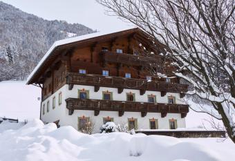 Hinterauerhof has Balcony rooms
