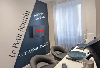 Le Petit Nautin centre ville Saint-Etienne allows 18 year olds to book a room