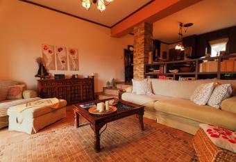 ZeusPlace Fenia   s Nest House has Balcony rooms