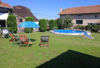 TopHil ku  a, Valjevo has Balcony rooms