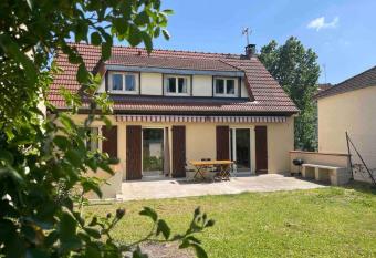 Maison familiale    Nanterre - Paris has Balcony rooms