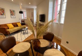 Le petit cocon de Mathilde has Balcony rooms