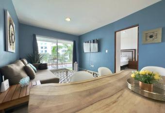 hermoso en marina , hermosas vistas by G P S rentas allows 18 year olds to book a room