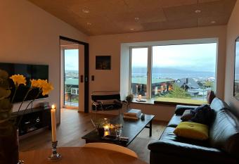 Atlantic Jewel allows 18 year olds to book a room