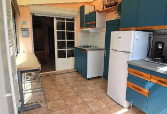 Maison    deux pas de la mer has Balcony rooms