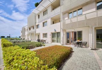 Supreme Studio Apartment Bijoux allows 18 year olds to book a room