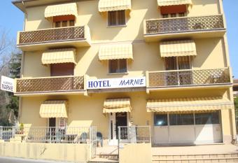 Hotel Marnie has Balcony rooms