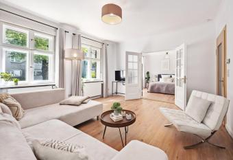 Hilvit: Design Apartment f  r 6 am CTK allows 18 year olds to book a room