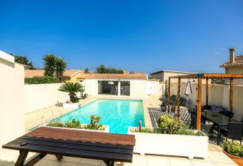 R  sidence MARI allows 18 year olds to book a room