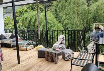 Casa de Campo Villa Mariposas allows 18 year olds to book a room