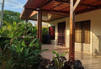 White Passiflora has rooms with a private hot tub