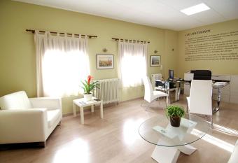 Hostal Palacete de los Arcedianos allows 18 year olds to book a room