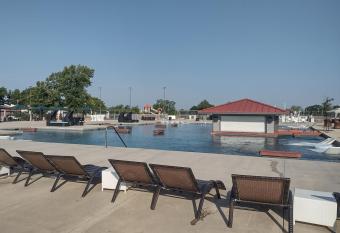 FLIP FLOPS AND TANK TOPS AND BOAT RIDES AVAILABLE TOO has Balcony rooms