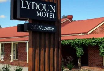 The Lydoun Motel allows 18 year olds to book a room