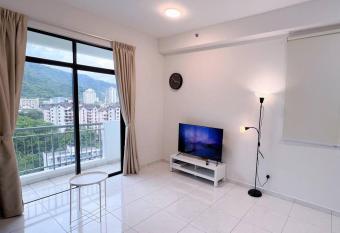 TheSun #Studio #BayanLepas #Pisa has Balcony rooms