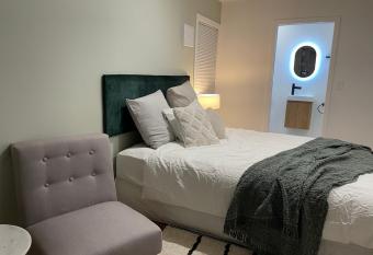 Exceptional lifestyle guesthouse/ cabin allows 18 year olds to book a room