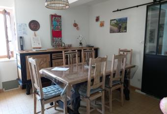 GITE DE LAFARGUE has Balcony rooms